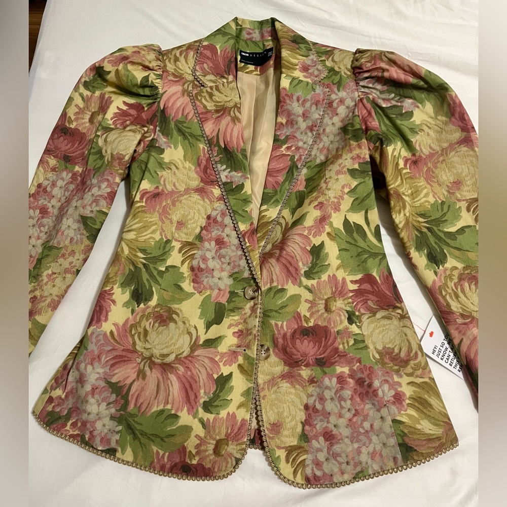 Short women suit